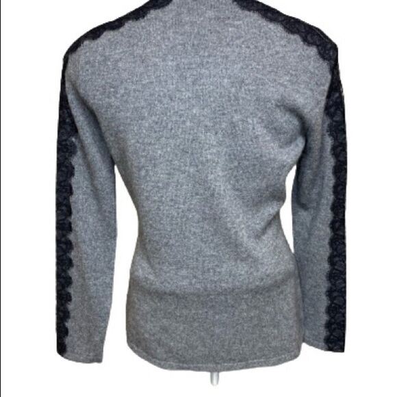 Neiman Marcus the cashmere collection gray with black lace trim sweater M - Picture 14 of 15